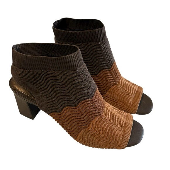 Impo Viola Stretch Brown Tan Chevron Knit Block Heels Peep Toes Sandals 11M - Picture 4 of 13